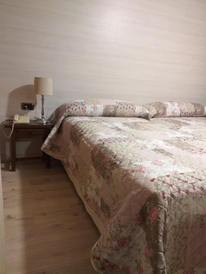 Hotel Giral Biescas  Eksteriør billede